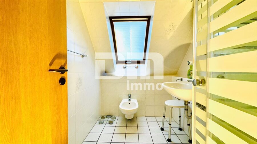 Modernisierte Etagenwohnung in gehobener Seniorenanlage BJ 1995 mit vielen Extras - Badezimmer / Dusche / Bidet